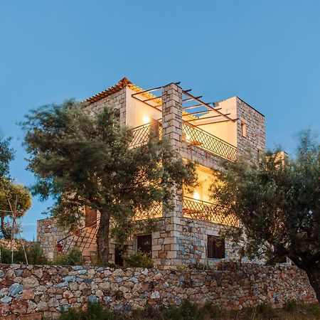Villa Armonia, Sunset View And Relaxing Beach Vibe Proastion Luaran gambar
