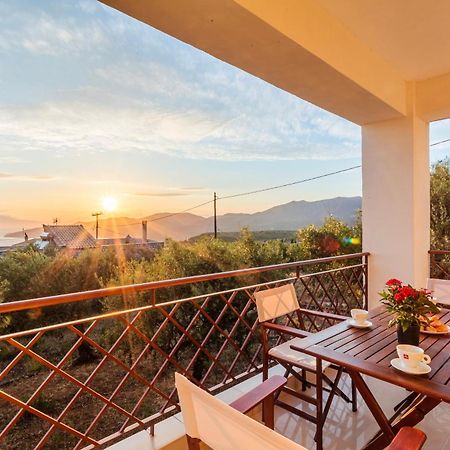 Villa Armonia, Sunset View And Relaxing Beach Vibe Proastion Luaran gambar