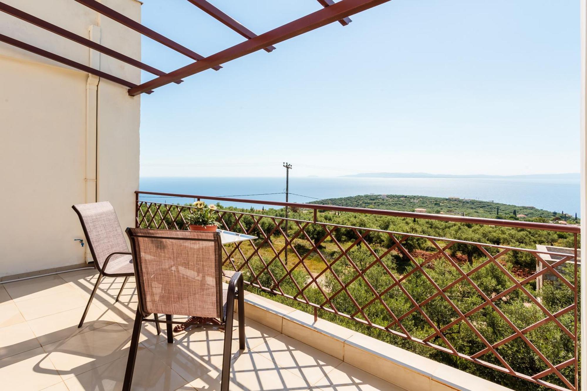 Villa Armonia, Sunset View And Relaxing Beach Vibe Proastion Luaran gambar