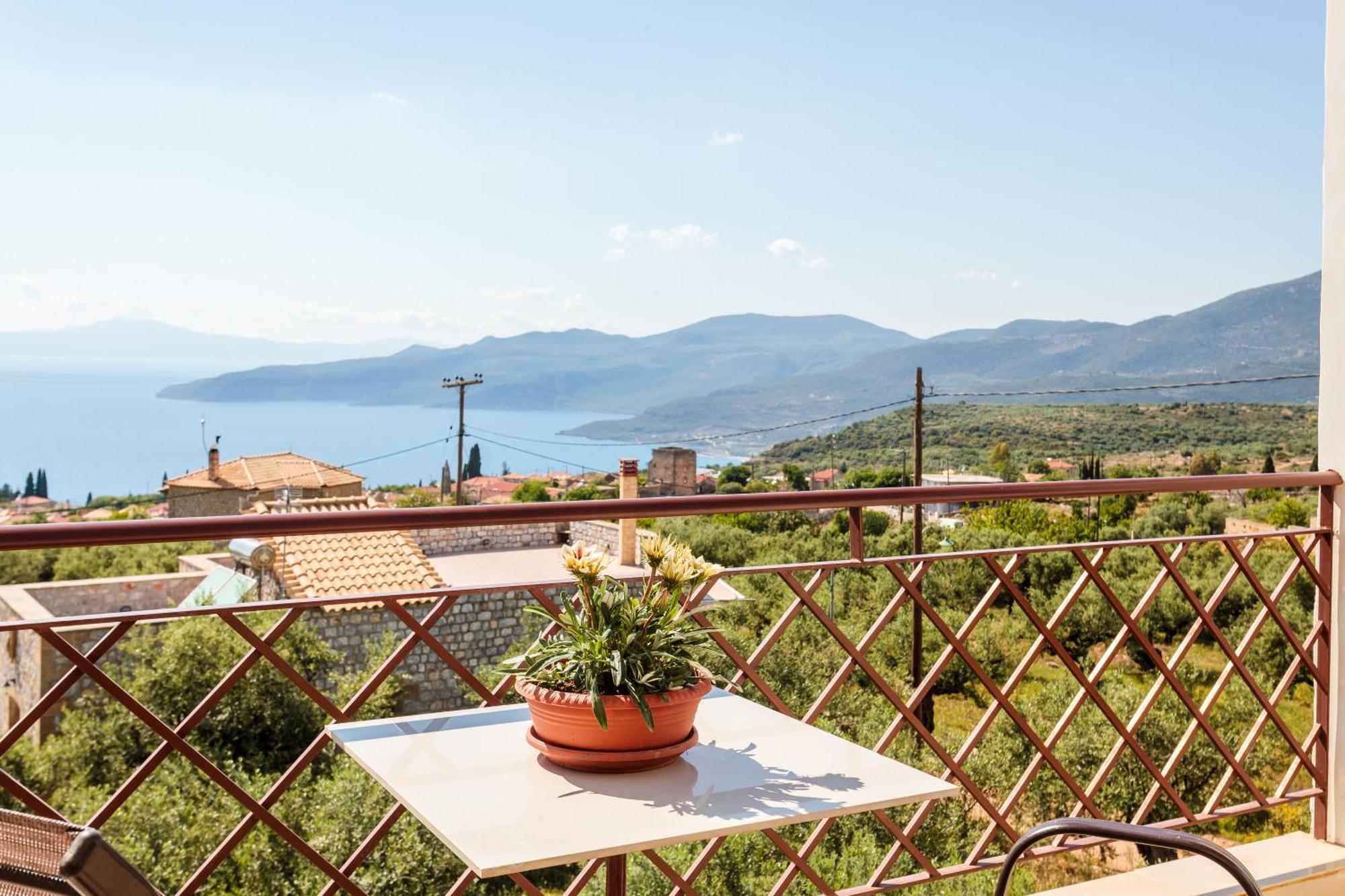 Villa Armonia, Sunset View And Relaxing Beach Vibe Proastion Luaran gambar